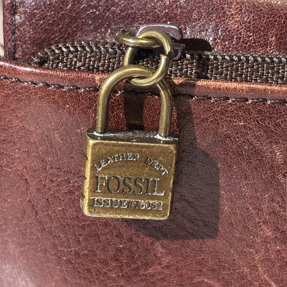 Fossil Brown Leather Wallet Timeless Design - Picture 8 of 10